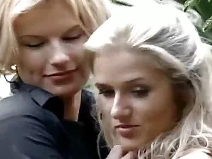 Szűz mellek nagy She ...
